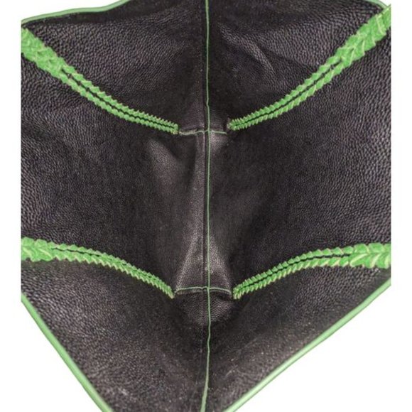 BCBG Green BG  Tote Bag Pebbled Green - Picture 3 of 3